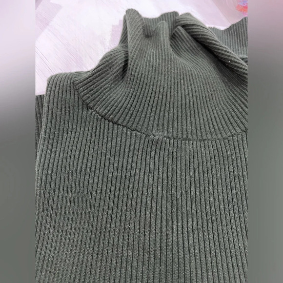 Anthropologie Maeve Button-Sleeve Turtleneck in Holly Green Size XL $90 - Picture 3 of 11